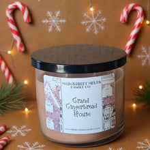 GRAND GINGERBREAD HOUSE Candle 18oz