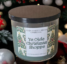 YE OLDE CHRISTMAS SHOPPE Candle 18oz Double-Wick